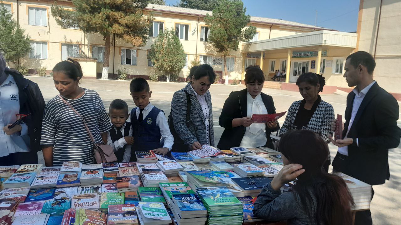 “Kitobsevar millat” shiori ostida kitob savdo-yarmarkasi, kitob festivallari bo’lib  o’tdi.